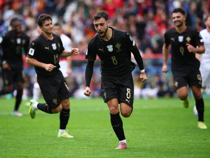 برونو فرنانديز يحتفل بهدف البرتغال الخامس أمام أرمينيا في تصفيات كأس العالم 2026 - 16 نوفمبر 2025 - Reuters