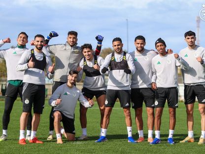 لاعبو الجزائر من آخر حصة تدريبية قبل مباراة بوركينافاسو في كأس أمم إفريقيا - 27 ديسمبر 2025 - X/LesVerts