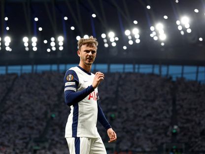 صدمة في توتنهام.. إصابة طويلة لجيمس ماديسون