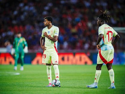 نيكو ويليامز ولامين يامال خلال مباراة بين إسبانيا وصربيا في دوري الأمم الأوروبية - 5 سبتمبر 2024 - X/@SEFutbol