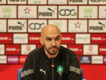 وليد الركراكي منتخب المغرب لكرة القدم في مؤتمر صحفي - twitter/FRMFOFFICIEL