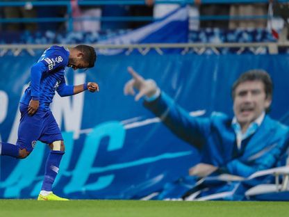 نواف العابد بقميص الهلال السعودي - الحساب الرسمي لنواف العابد على "تويتر"