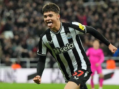 احتفال لويس مايلي لاعب نادي نيوكاسل بتسجيل أول هدف له في الدوري الإنجليزي الممتاز بمرمى فولهام - 16 ديسمبر 2023 - X/@nufc_ar