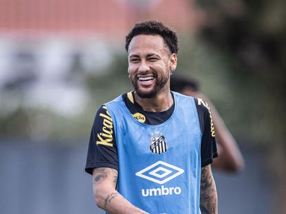 كابوس الإصابات يطارد نيمار ويبعده أكثر عن منتخب البرازيل