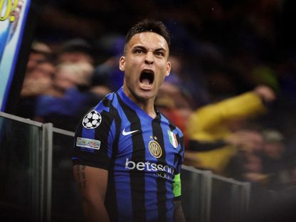 لاعب إنتر ميلان لاوتارو مارتينيز يحتفل بالتسجيل ضد بايرن ميونيخ في إياب ربع نهائي دوري أبطال أوروبا - 16 أبريل 2025 - Reuters