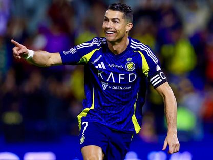 كريستيانو رونالدو نجم النصر يحتفل بتسجيل هدف في مرمى الخليج بدوري روشن السعودي- 21 يناير 2025 - X/@Cristiano