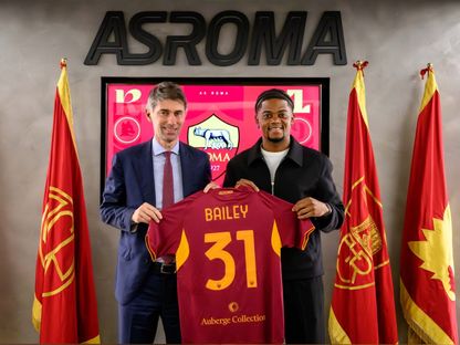 ليون بيلي بعد انضمامه لنادي روما على سبيل الإعارة من أستون فيلا - 20 أغسطس 2025 - X/@OfficialASRoma