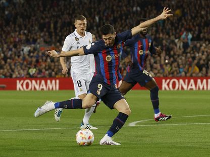 روبرت ليفاندوفسكي في لقاء برشلونة وريال مدريد - 5 أبريل 2023 - Reuters