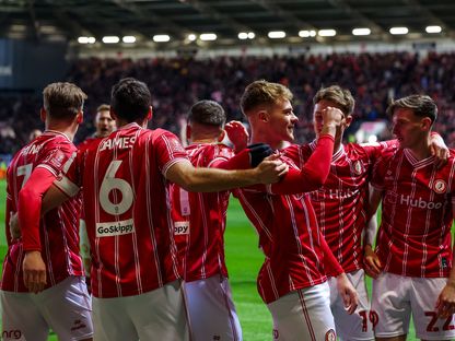 لاعبو بريستول سيتي يحتفلون بعد تسجيل هدف الفوز على وست هام في كأس الاتحاد الإنجليزي - 16 يناير 2024 - X/@BristolCity