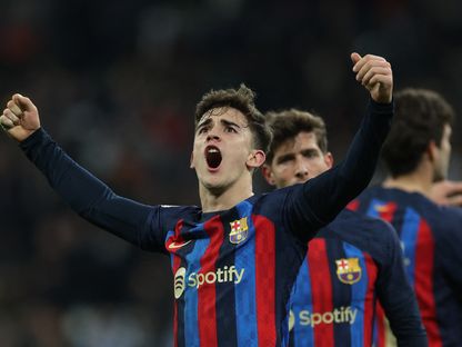 غافي لاعب برشلونة يحتفل بعد الفوز على ريال مدريد في الكلاسيكو - 3 مارس 2023 - REUTERS