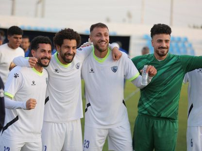 لاعبو القناة يحتفلون بعد الفوز على السكة الحديد (4-1) في الجولة 27 من دوري المحترفين المصري - facebook/CanalSCeg