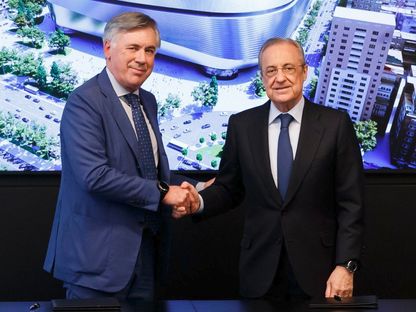 أنشيلوتي مدرب ريال مدريد ورئيس النادي فلورنتينو بيريز - 2 يونيو 2021 - X @Carlo Ancelotti