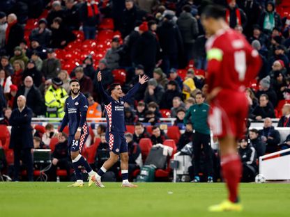 المغربي صهيب دريوش لاعب أيندهوفن الهولندي يحتفل بعد تسجيله هدفاً في شباك ليفربول - 26 نوفمبر 2025 - REUTERS