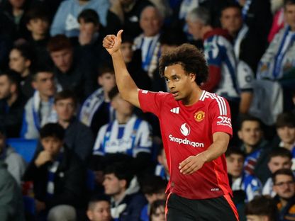 لاعب مانشستر يونايتد جوشوا زيركزي خلال مباراة ريال سوسيداد في الدوري الأوروبي - 6 مارس 2025 - Reuters