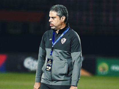 المدرب معتمد جمال خلال مباراة الزمالك المصري وأكاديمية سوار الغيني في كأس الكونفيدرالية الإفريقية - 3 ديسمبر 2023 - X/@ZSCOfficial