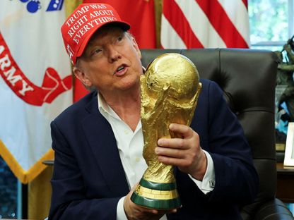 "فيفا" يستعين بفرقة ‭"‬فيلدج بيبول‭"‬ في حفل سحب قرعة كأس العالم