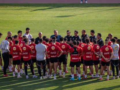 محمود الخطيب رئيس الأهلي خلال اجتماعه مع اللاعبين قبل التدريب - 11 سبتمبر 2025 - FB/@Al hly SC