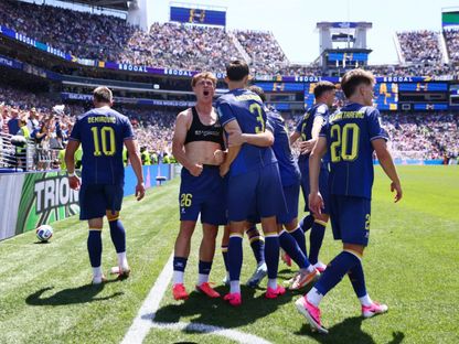 لاعبو البوسنة يحتفلون بهدف إرم ماميتش في مرمى قطر في كأس العالم - 24 يونيو 2026 - IMAGN IMAGES via Reuters Connect