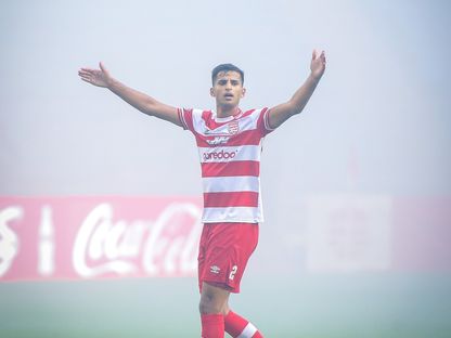 علي يوسف مدافع النادي الإفريقي في مباراة الترجي الرياضي بديربي الدوري التونسي - 10 نوفمبر 2025 - FB/@Club Africain