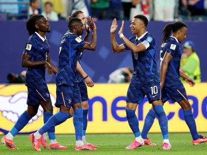 عثمان ديمبيلي يحتفل مع كيليان مبابي بهدفه في مباراة فرنسا والعراق بكأس العالم - 23 يونيو 2026 - Reuters