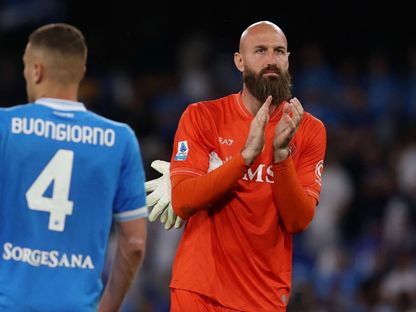 حارس مرمى نابولي فانيا ميلينكوفيتش سافيتش في مباراة لاتسيو بالدوري الإيطالي - 18 أبريل 2026 - Reuters