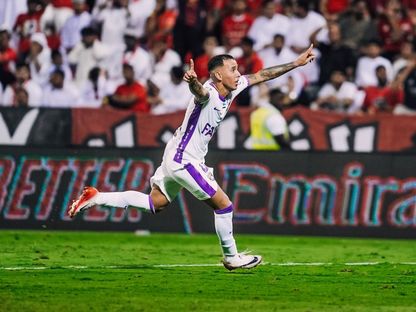 هدف خرافي ونهاية درامية في فوز العين على شباب الأهلي بكلاسيكو الإمارات