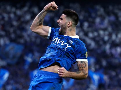 احتفال ألكسندر ميتروفيتش مهاجم الهلال بتسجيل هدف في مرمى القادسية بمباراة الفريقين بدوري روشن السعودي - 26 مايو 2025 - Reuters