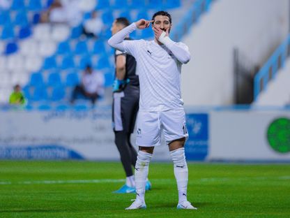 سعيد بن رحمة نجم نيوم يحتفل بتسجيل هدف في مرمى الباطن بدوري يلو - 8 أبريل 2025 - X/@NEOMSportsClub
