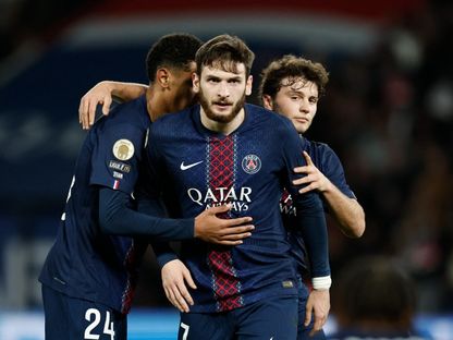 خفيتشا كفاراتسخيليا لاعب باريس سان جيرمان يحتفل بهدفه الثاني أمام ستاد رين بالدوري الفرنسي - 6 ديسمبر 2025 - Reuters