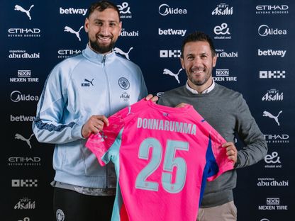 جيانلويغي دوناروما خلال تقديمه كلاعب في مانشستر سيتي - 11 سبتمبر 2025 - X/@ManCity