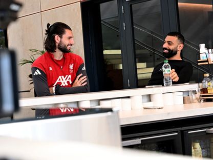 محمد صلاح رفقة زميله دومينيك سوبوسلاي في مقر ليفربول - 14 مايو 2026 - X/@LFC