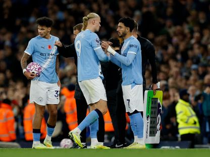 عمر مرموش يشارك بدلاً من إيرلينغ هالاند في الدقائق الاخيرة من مباراة مانشستر سيتي وبورنموث - 2 نوفمبر 2025 - REUTERS