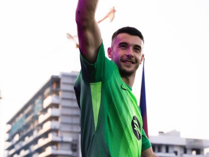 جوان غارسيا في أول ظهور له مع برشلونة على ملعب يوهان كرويف أمام كومو في كأس جوان غامبر 11-8-2025 - Barcelona/x