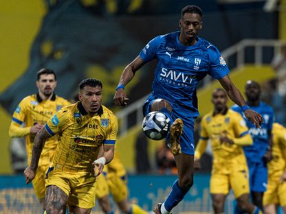 محمد كنو وروجر مارتينيز خلال مباراة التعاون والهلال بالدوري السعودي - 24 فبراير 2026 - X/Alhilal_FC