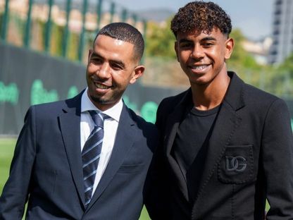 لامين يامال والده منير نصراوي - X/@Espacio_Masia