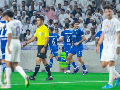 مهاجم الهلال ميتروفيتش يحتفل مع زملائه بالتقدم على العين في دوري أبطال آسيا 21-10-2024 - al-Hilal/x