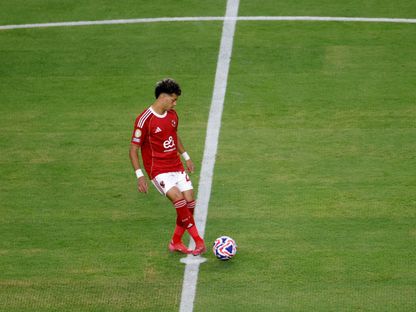 إمام عاشور لاعب الأهلي لحظة انطلاق مباراة الافتتاح بكأس العالم للأندية أمام إنتر ميامي الأميركي - 15 يوليو 2025 - Reuters