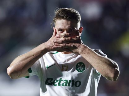 فيكتور غيوكيريس بعد تسجيله هدفاً لسبورتينغ لشبونة في مرمى إستريلا بالدوري البرتغالي – 29 مارس 2025 - Reuters