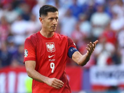 روبرت ليفاندوفسكي خلال مباراة بين بولندا وفرنسا في "يورو 2024" - 25 يونيو 2024 - Reuters