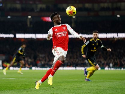 بوكايو ساكا نجم أرسنال خلال مواجهة مانشستر يونايتد في الدوري الإنجليزي الممتاز - 25 يناير 2026 - REUTERS