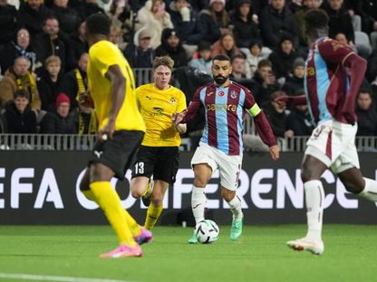 محمد صلاح نجم طرابزون سبور خلال لقاء كوبس الفنلندي بدوري المؤتمر الأوروبي - 15 أكتوبر 2026 - Reuters