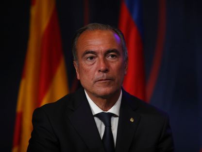 رافا يوستي خلال تقديم سيرخيو أغويرو لاعباً في برشلونة - 31 مايو 2021 - Reuters