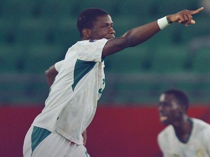 احتفال إبراهيم ديوني لاعب السنغال بتسجيل هدف في مرمى تنزانيا بنهائي كأس إفريقيا تحت 17 عاماً - 2 يونيو 2026 - X/@caf_online_AR