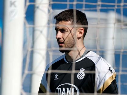 جوان غارسيا حارس إسبانيول في تدريبات فريقه - 7 أبريل 2025 - x@RCDEspanyol