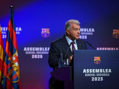 جوان لابورتا رئيس برشلونة خلال كلمة لأعضاء الجمعية العمومية للنادي - 19 أكتوبر 2025 - X/FCBarcelona_es