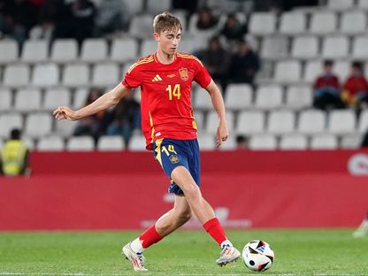 دين هويسن مدافع ريال مدريد الجديد بقميص منتخب إسبانيا - 17 مارس 2025 - X/SEFutbol