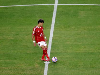 إمام عاشور لاعب الأهلي لحظة انطلاق مباراة الافتتاح بكأس العالم للأندية أمام إنتر ميامي الأميركي - 15 يوليو 2025 - Reuters