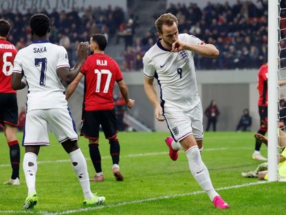 هاري كين يسجل ثنائية إنجلترا أمام ألبانيا في تصفيات كأس العالم 2026 - 16 نوفمبر 2025 - Reuters