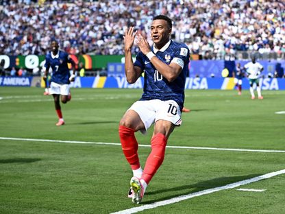 احتفال كيليان مبابي نجم فرنسا بتسجيل هدف في مرمى السنغال بكأس العالم - 16 يونيو 2026 - Reuters
