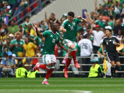 خوليان كينيونيس مهاجم المكسيك يحتفل بهدفه أمام جنوب إفريقيا في افتتاح كأس العالم 2026 - 11 يونيو 2026 - Reuters